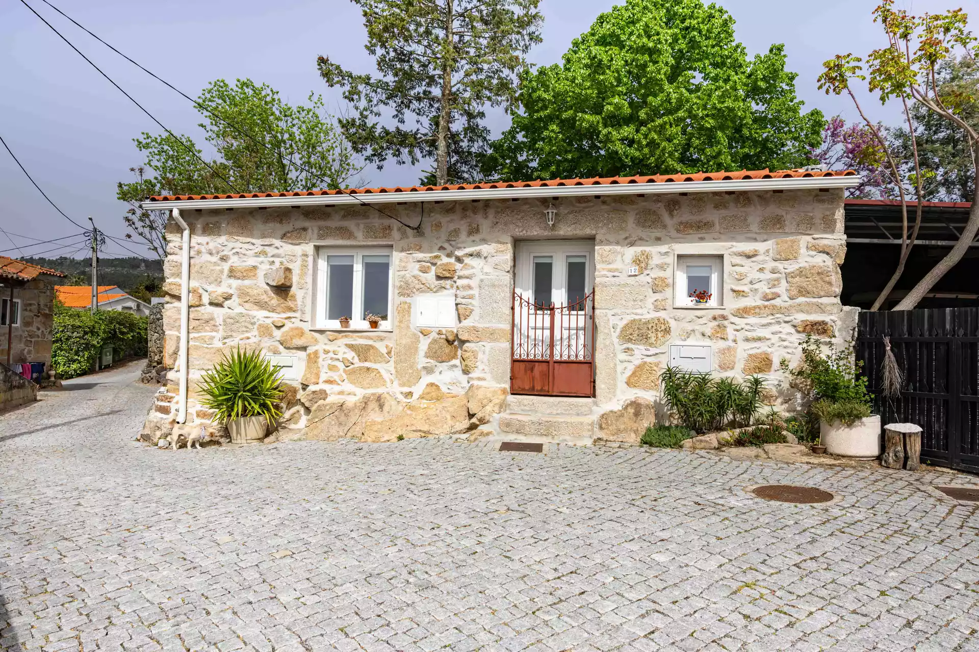 alojamento douro pedra viva mourisco guesthouse entrada